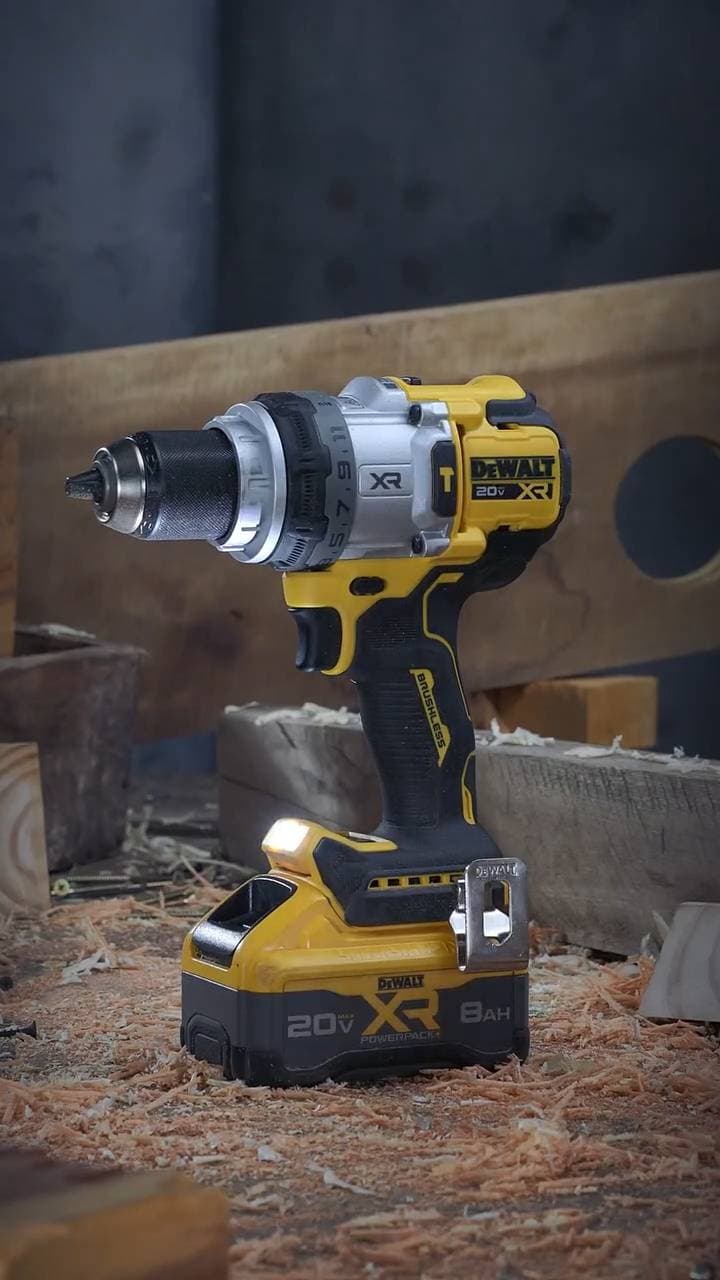 Quando o trabalho exige mais, você precisa de uma ferramenta à altura.

A Parafusadeira/Furadeira de impacto 1/2” (13 mm) 20V MAX* XR® DCD1007B entrega alto desempenho com controle avançado, graças ao motor BRUSHLESS, que garante maior eficiência, e ao sistema de antirrotação, que protege você e a ferramenta em caso de travamento.

Conheça mais sobre esta e outras soluções XR® em nosso site.